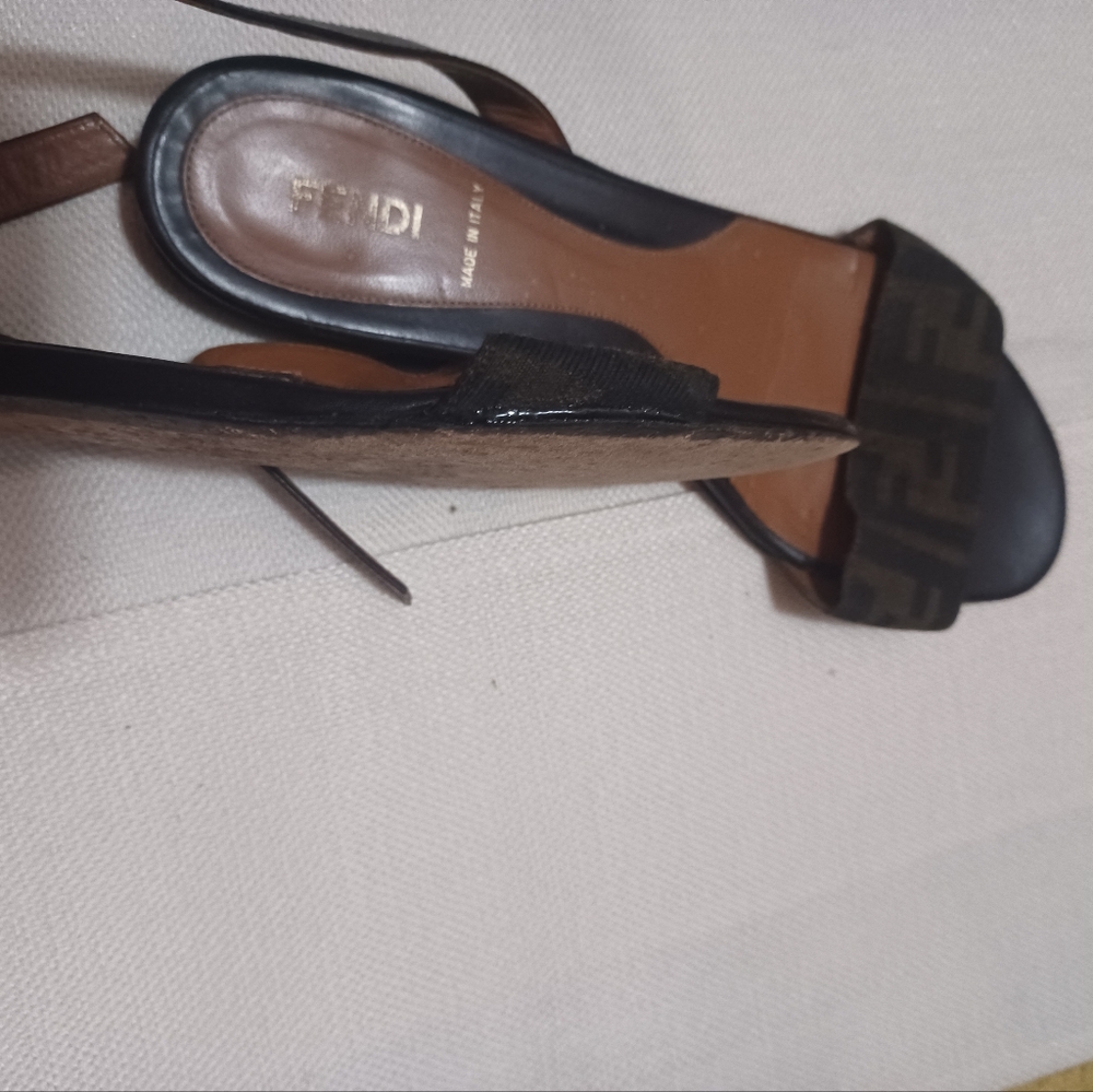 Fendi Women's Brown Sandals - Picture 4 of 7